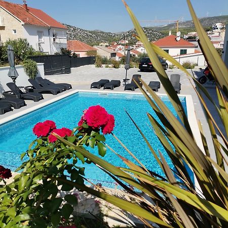 Villa Barbara & Zoran With Heated Swimming Pool Seget Vranjica Extérieur photo