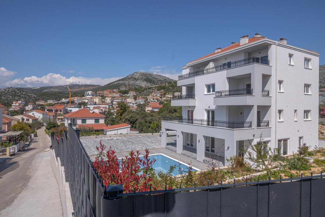 Villa Barbara & Zoran With Heated Swimming Pool Seget Vranjica Extérieur photo