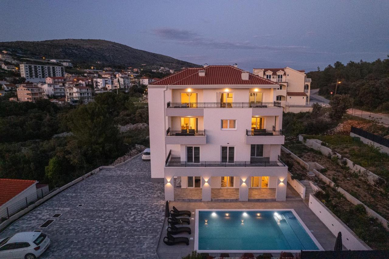 Villa Barbara & Zoran With Heated Swimming Pool Seget Vranjica Extérieur photo