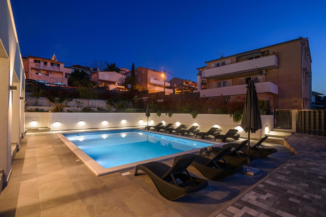 Villa Barbara & Zoran With Heated Swimming Pool Seget Vranjica Extérieur photo