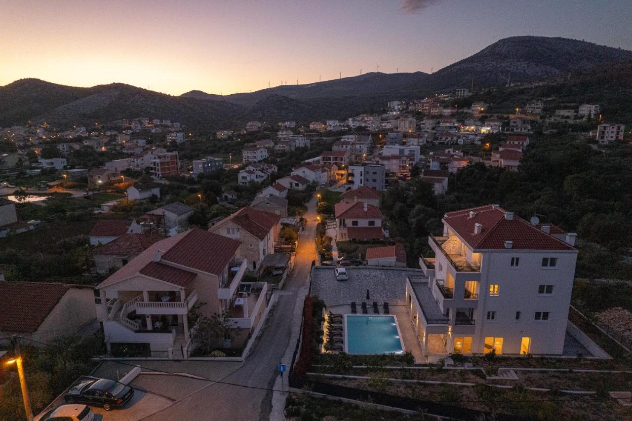 Villa Barbara & Zoran With Heated Swimming Pool Seget Vranjica Extérieur photo