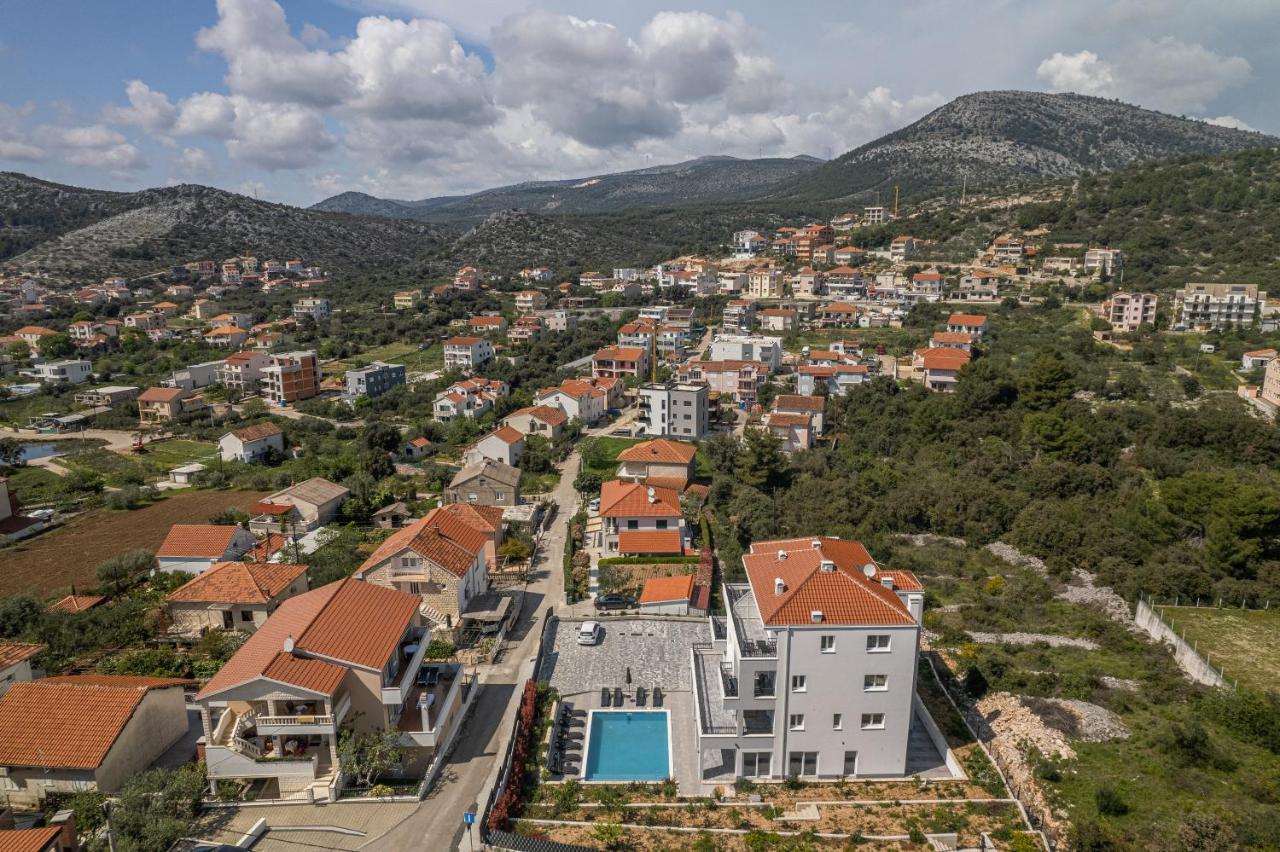 Villa Barbara & Zoran With Heated Swimming Pool Seget Vranjica Extérieur photo