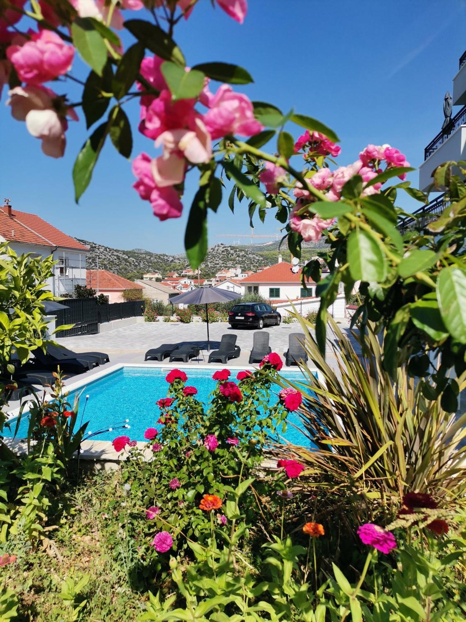 Villa Barbara & Zoran With Heated Swimming Pool Seget Vranjica Extérieur photo