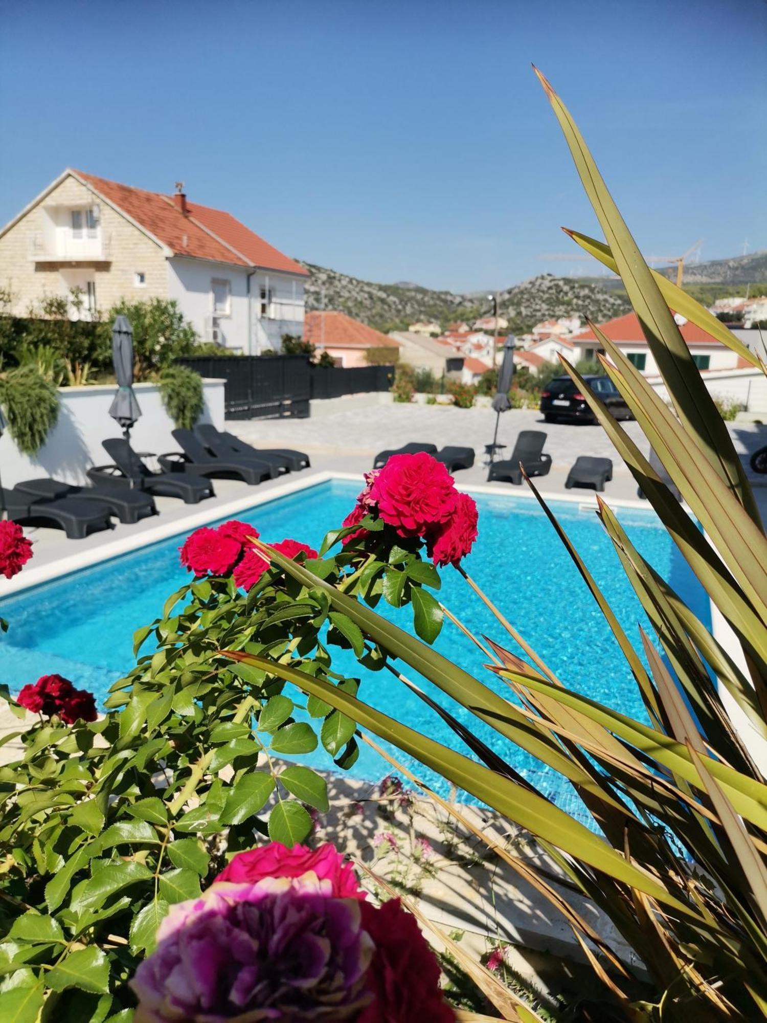 Villa Barbara & Zoran With Heated Swimming Pool Seget Vranjica Extérieur photo