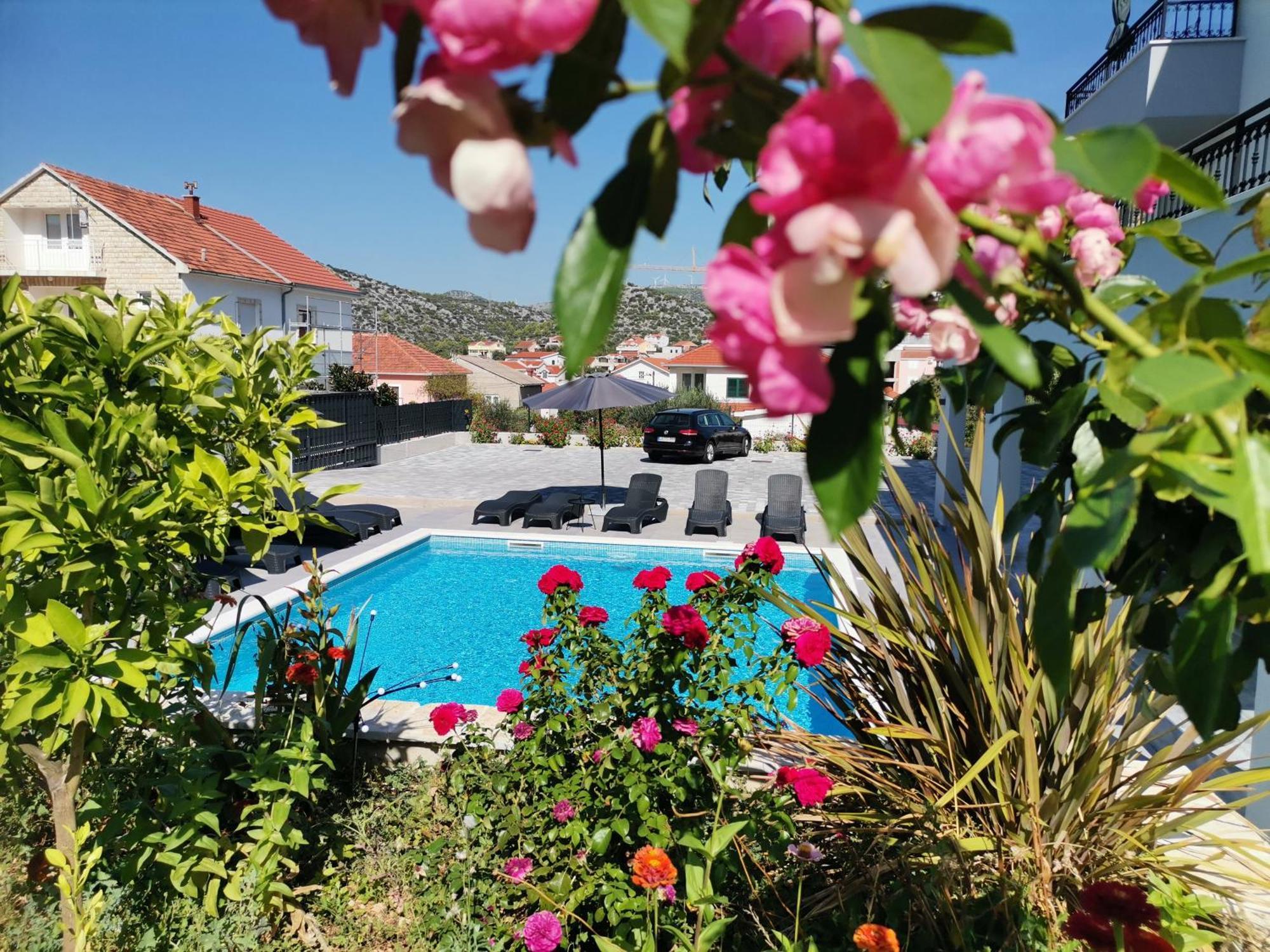 Villa Barbara & Zoran With Heated Swimming Pool Seget Vranjica Extérieur photo
